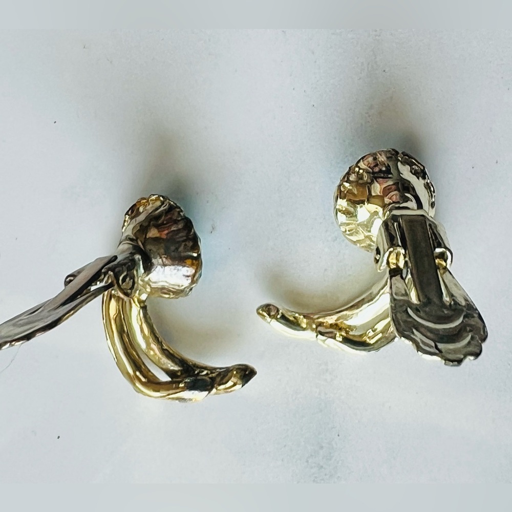 Vintage Elegant Gold and Blue crystals clip on Earrings - Picture 6 of 6